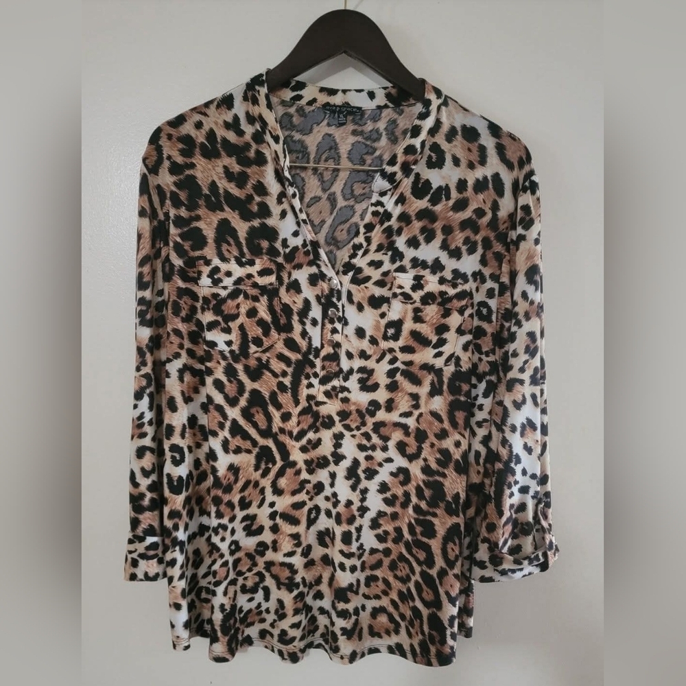 Ava & Grace Brown and Black 3/4 Sleeve Buttoned Blouse